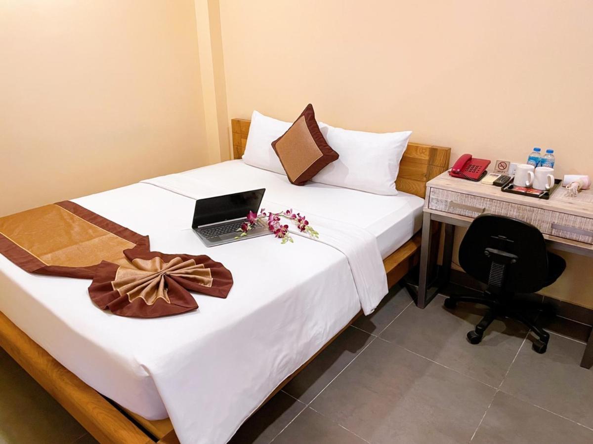 Ipeace Hotel Thành Pho Ho Chí Minh Esterno foto