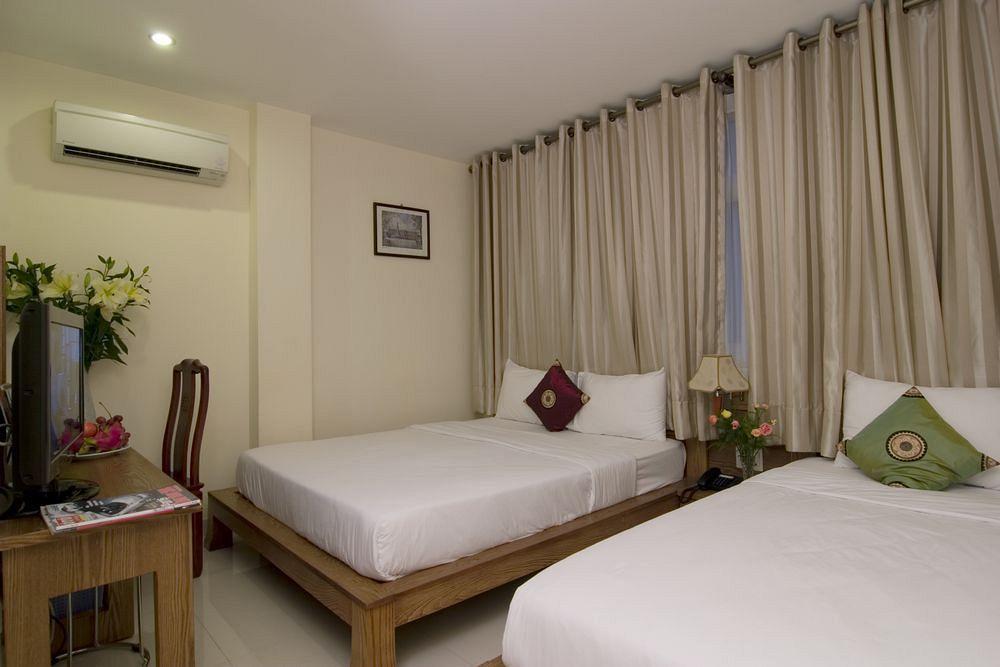 Ipeace Hotel Thành Pho Ho Chí Minh Esterno foto