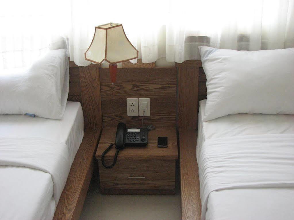 Ipeace Hotel Thành Pho Ho Chí Minh Esterno foto